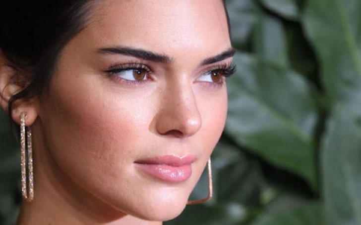 Kendall Jenner Has a New Pet! KUWTK Star Shares a Video on Instagram Showing a Snake Slithering in Her Hair