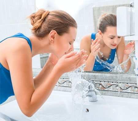 How To Take Care of Your Skin During Cold Weather; Skin Care Tips; Tips For Healthy Winter Skin 