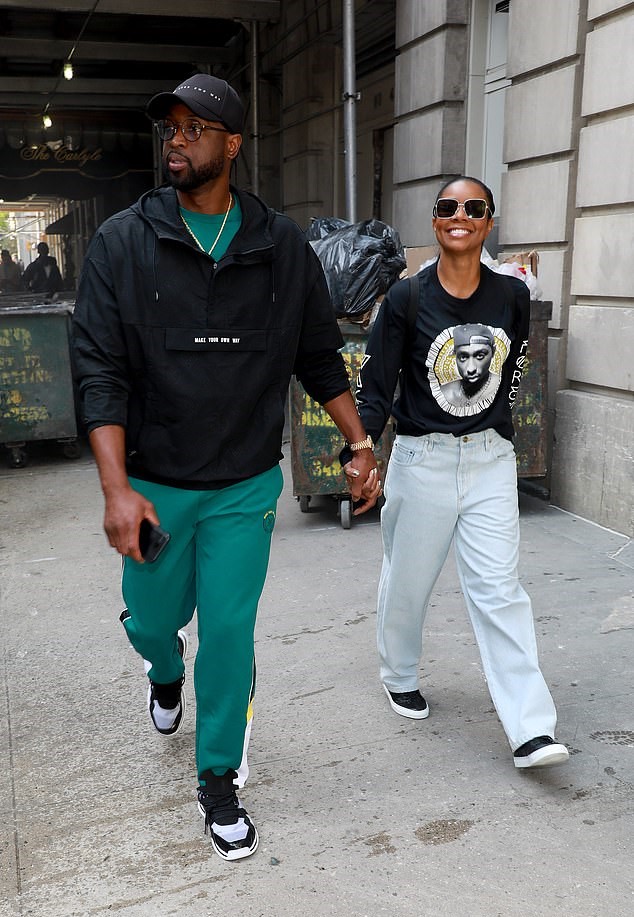Gabrielle Union And Husband Dwyane Wade Enjoyed A Relaxing Stroll In ...