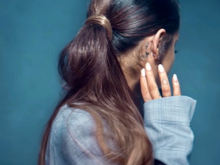 Ariana Grande Tattoos - Learn Full Details Here! | Glamour ...