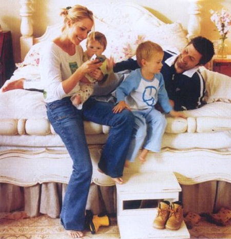Josie Bissett & Rob Estes with their kids back in the day.