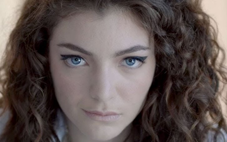 Lorde Wrote an Emotional Letter After her Dog Died