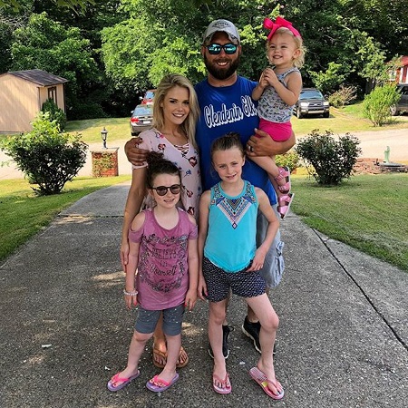 Corey Simms and Family. He, Miranda Simms, his two daughters from the relationship with Leah Messer, and his daughter with Miranda.