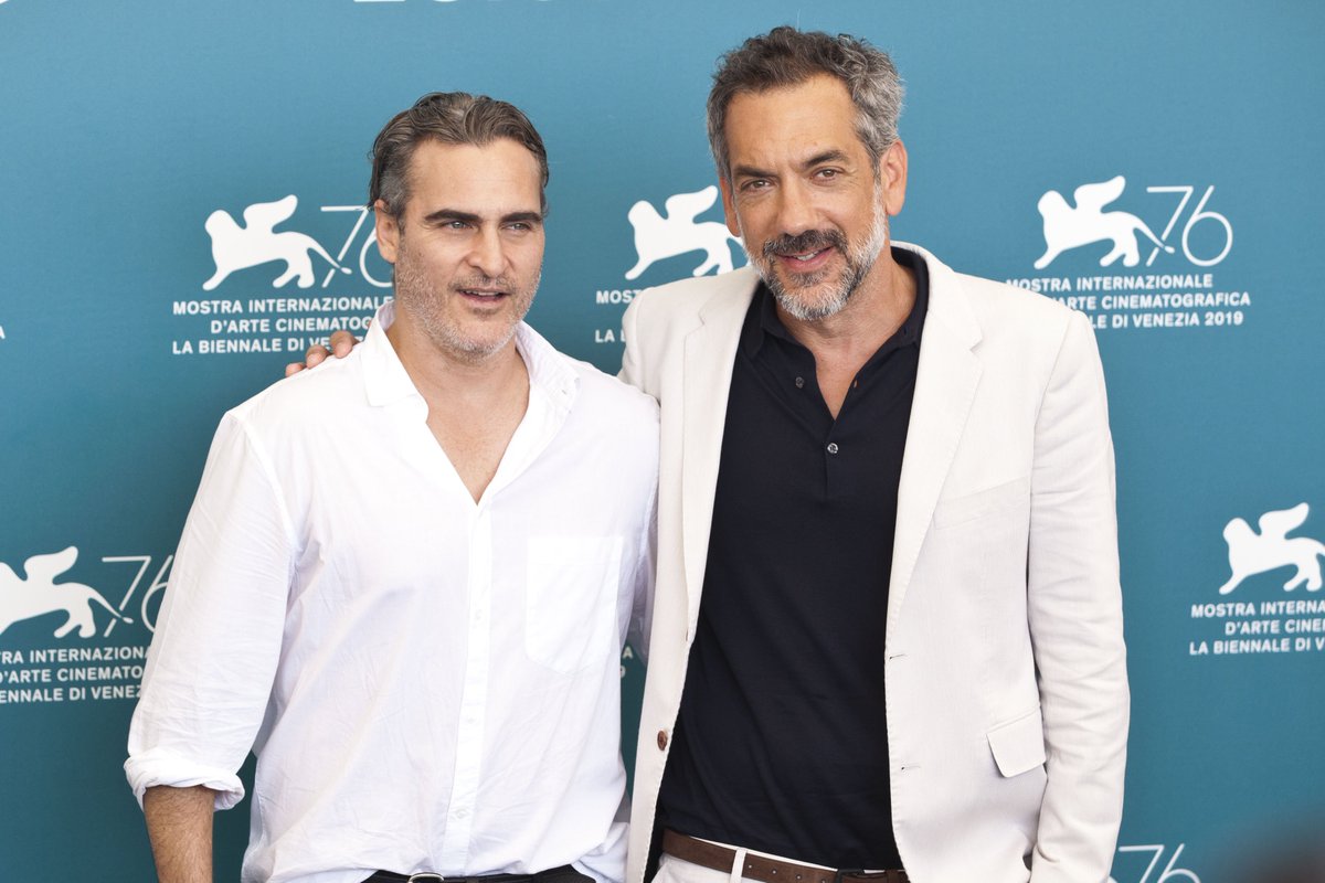 joaquin with todd philips in the press conference of joker 