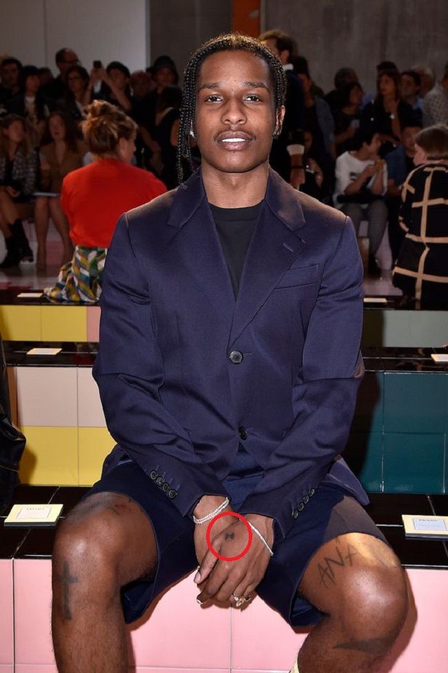 asap in blue coat and half pants in award show 