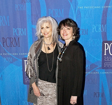 Emmylou Harris and daughter Hallie Slocum pose for photos before the Art of Compassion Gala sponsored by the Physicians Committee for Responsible Medicine (PCRM) on April 16, 2005 in Washington, D.C.. PCRM promotes good nutrition and alternatives to animal research.