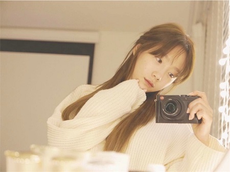 The mirror selfie Taeyeon took with no makeup to prove a point.