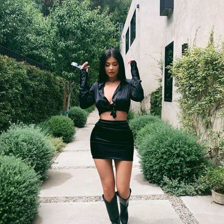 Kylie Jenner and black can never go wrong.