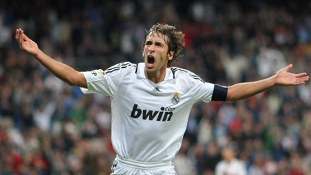 Raul during a match.