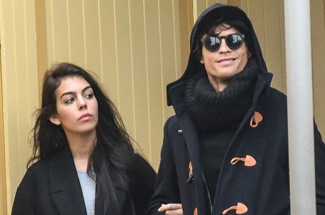 Ronaldo put on an absurd disguise on a date with Gio back in 2016.