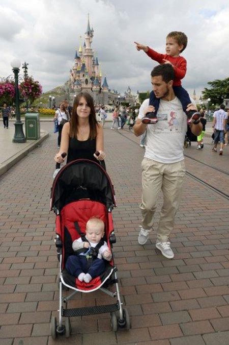 Natacha Van Honacker and Eden Hazard and their two children