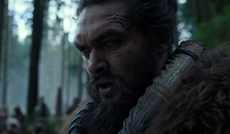 Jason Momoa as Baba Voss in the trailer of the first season of SEE.