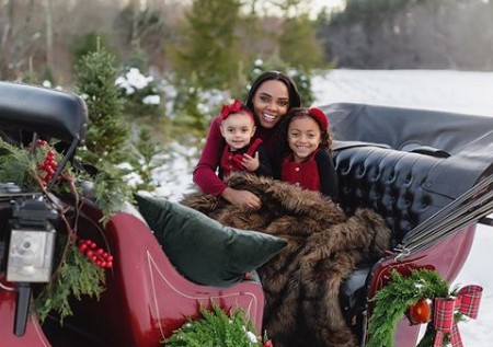 Shayanna Jenkins with her two daughters.