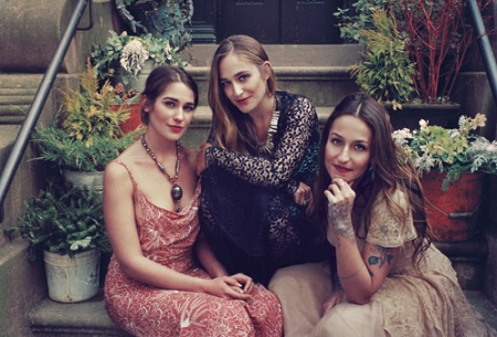 The three sisters, Domino, Jemima and Lola Kirke.