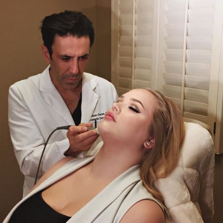 nikkie getting necklelift treatment