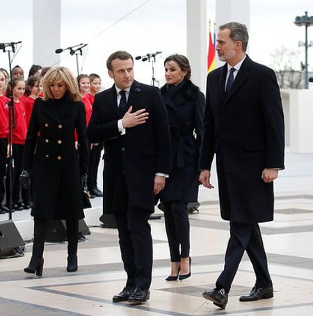 The King and Queen of Spain and President of France and his wife had a short encounter.