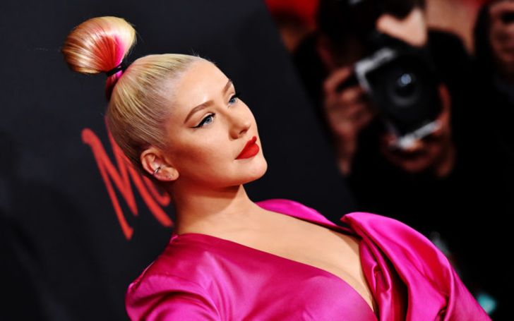 Christina Aguilera Plays 'Genie In A Bottle' During self-Quarantine