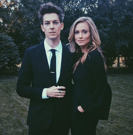 Ellison Barber is the girlfriend of the rock star Andy Tongren.