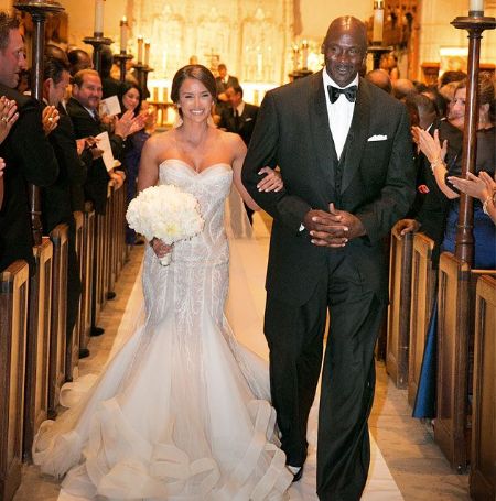 Michael Jordan is married to Yvette Prieto. 