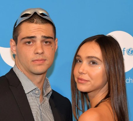 Noah Centineo and Alexis Ren Broke up.