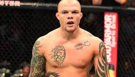 Anthony Smith is currently ranked #4 in the UFC light heavyweight rankings.