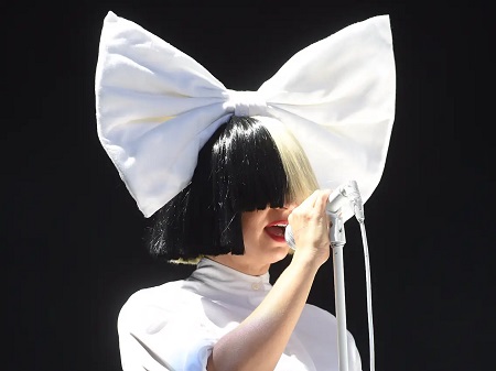  Sia performs at V Festival at Hylands Park on August 20, 2016, in Chelmsford, England.