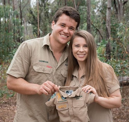 bindi irwin and chandler powell are expecting.