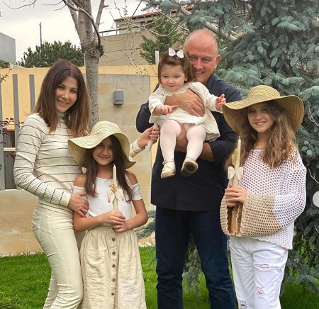 nancy ajram with her family.