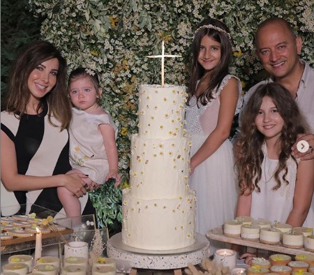 nancy ajram with her family.