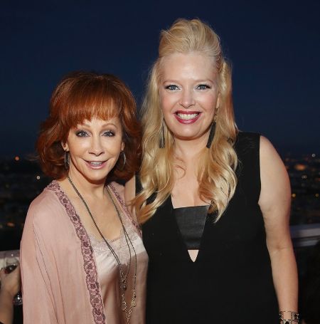  Reba & Barbra Jean ride again: Melissa Peterman and Miss McEntire are ' Living & Learning'.