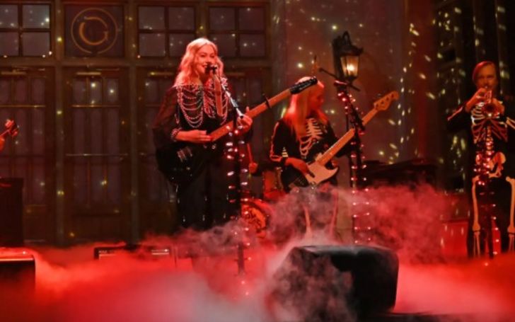 Phoebe Bridgers Smashes Her Guitar and Monitor During SNL Performance