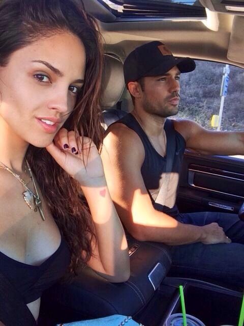 Who Is Eiza Gonzalez S Boyfriend In 2021 Everything You Should Know Glamour Fame