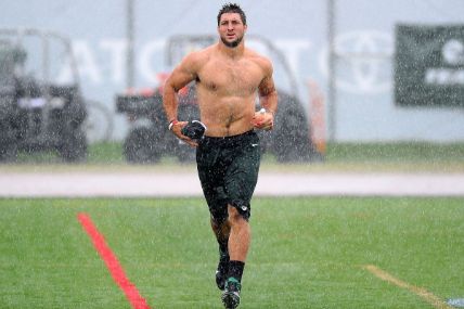 What Is Tim Tebow S Net Worth In 2021 Here S The Breakdown Glamour Fame