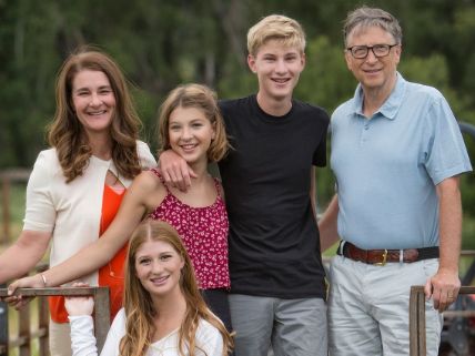 Bill Gates and Melinda Gates with their three children.
