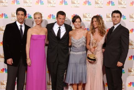 Matthew Perry and others Friends Cast at Golden Globe Awards.