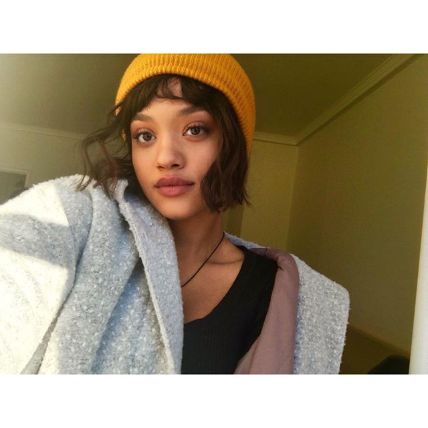 Kiersey Clemons identifies as queer.