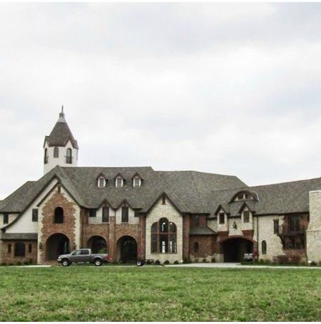 Cole Hamels mansion donated to charity.