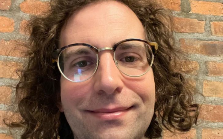 When did Kyle Mooney marry his wife? Find out about Mooney's relationships