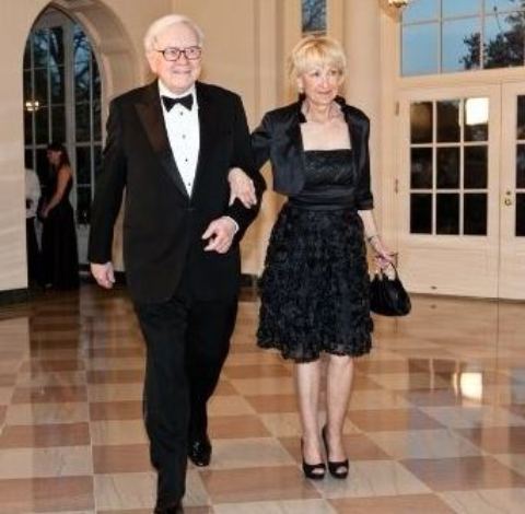Astrid Menks and Warren Buffetts are happily Married