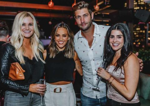 Jay Cutler and Jana Kramer are no longer together.