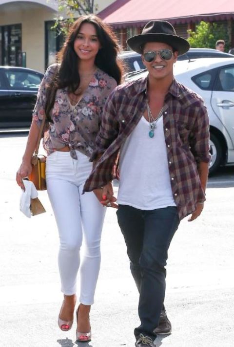 Bruno Mars is dating Jessica