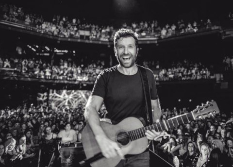 Brett Eldredge is an american singer