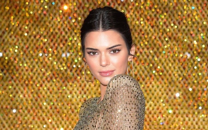 Kendall Jenner Looks Entirely Different Wearing Only Dish Gloves in ...