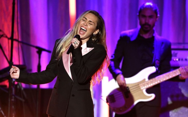Miley Cyrus Capped Off Star-studded Fundraiser For The Women’s Cancer Research Foundation With a Four-song Set