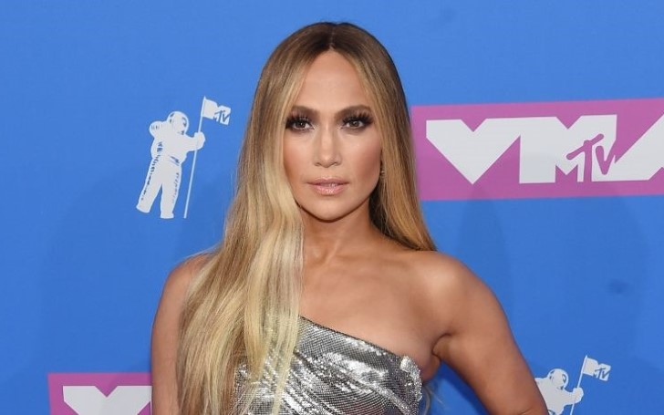 Jennifer Lopez Who Is Set To Play Stripper In The Upcoming Film 'Hustlers' Looks Impressive As She Bares Her Abs in a Pink Bikini
