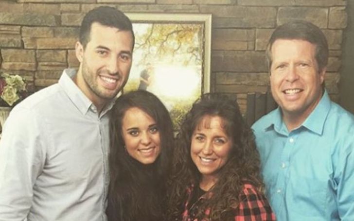 Jim Bob Is Reportedly Pissed After Jinger Duggar Went Blonde!