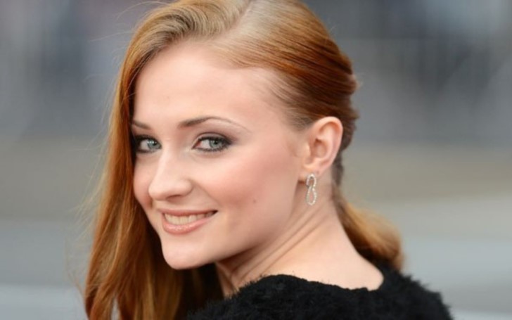 'Game of Thrones' Star Sophie Turner Already Told Her Friends The Ending