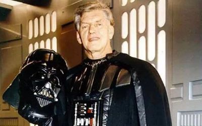 Darth Vader Actor David Prowse Dies at 85; Fans Around the World Mourn the Loss